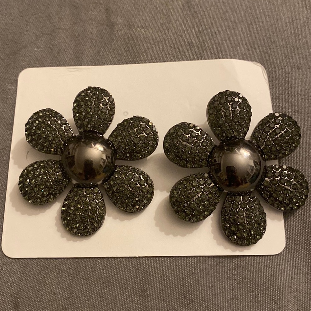 Rhinestone flower earrings